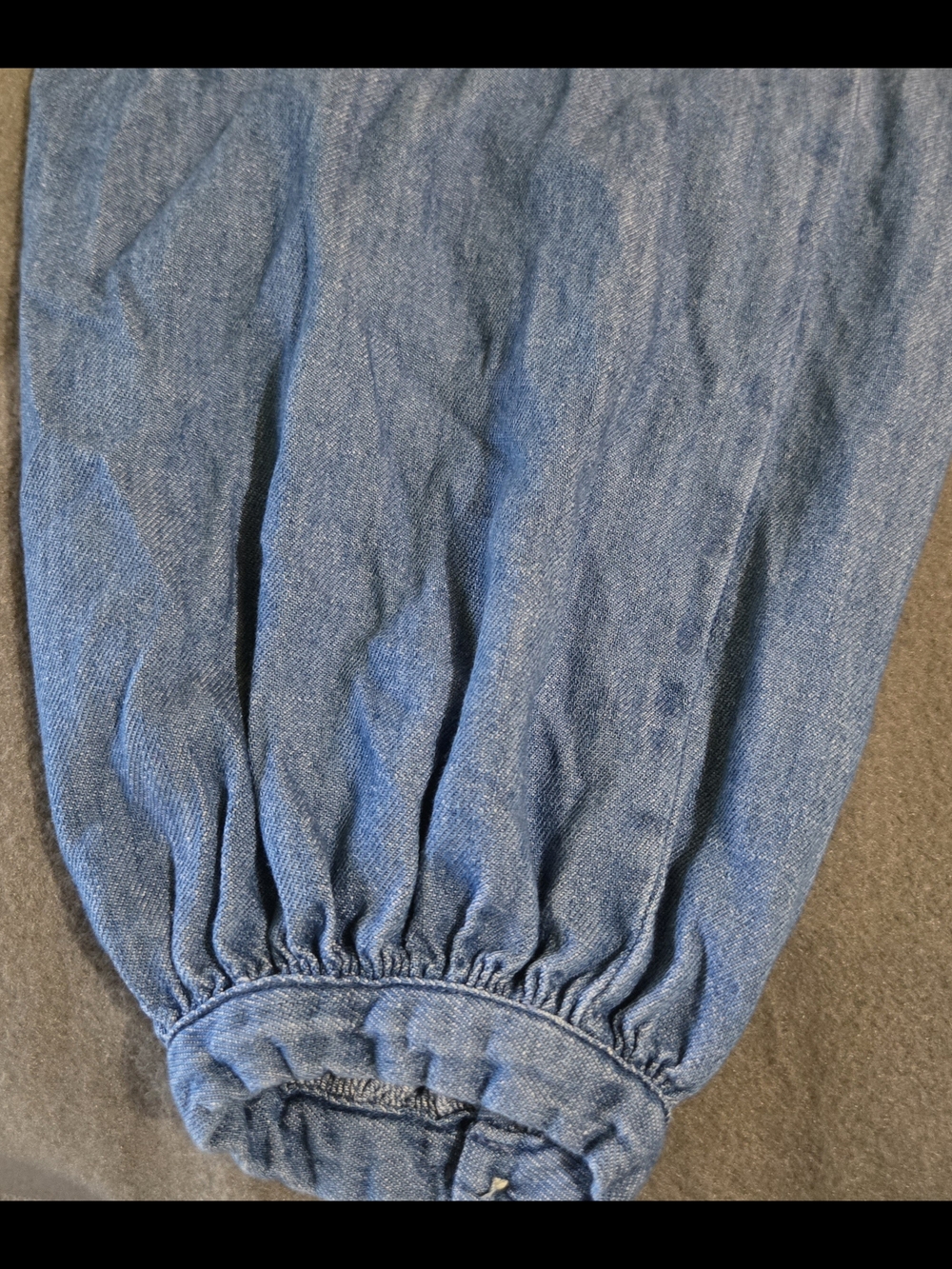 Old Navy Chambray Peasant Blouse Large 100% Cotton Balloon Sleeve Blue - Picture 3 of 6